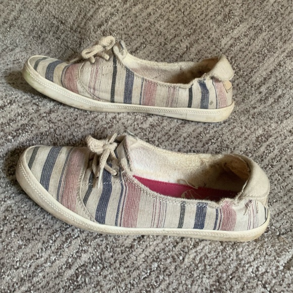 Roxy slip on shoes - Picture 2 of 4